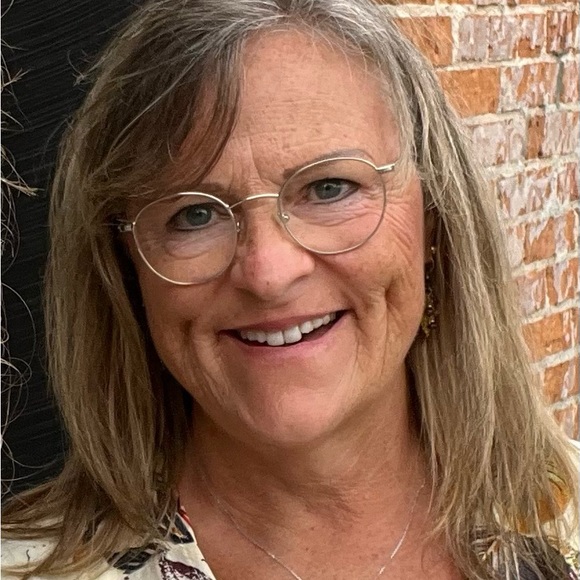 Meet the Posher Other - Meet your Posh Ambassador, Gladys